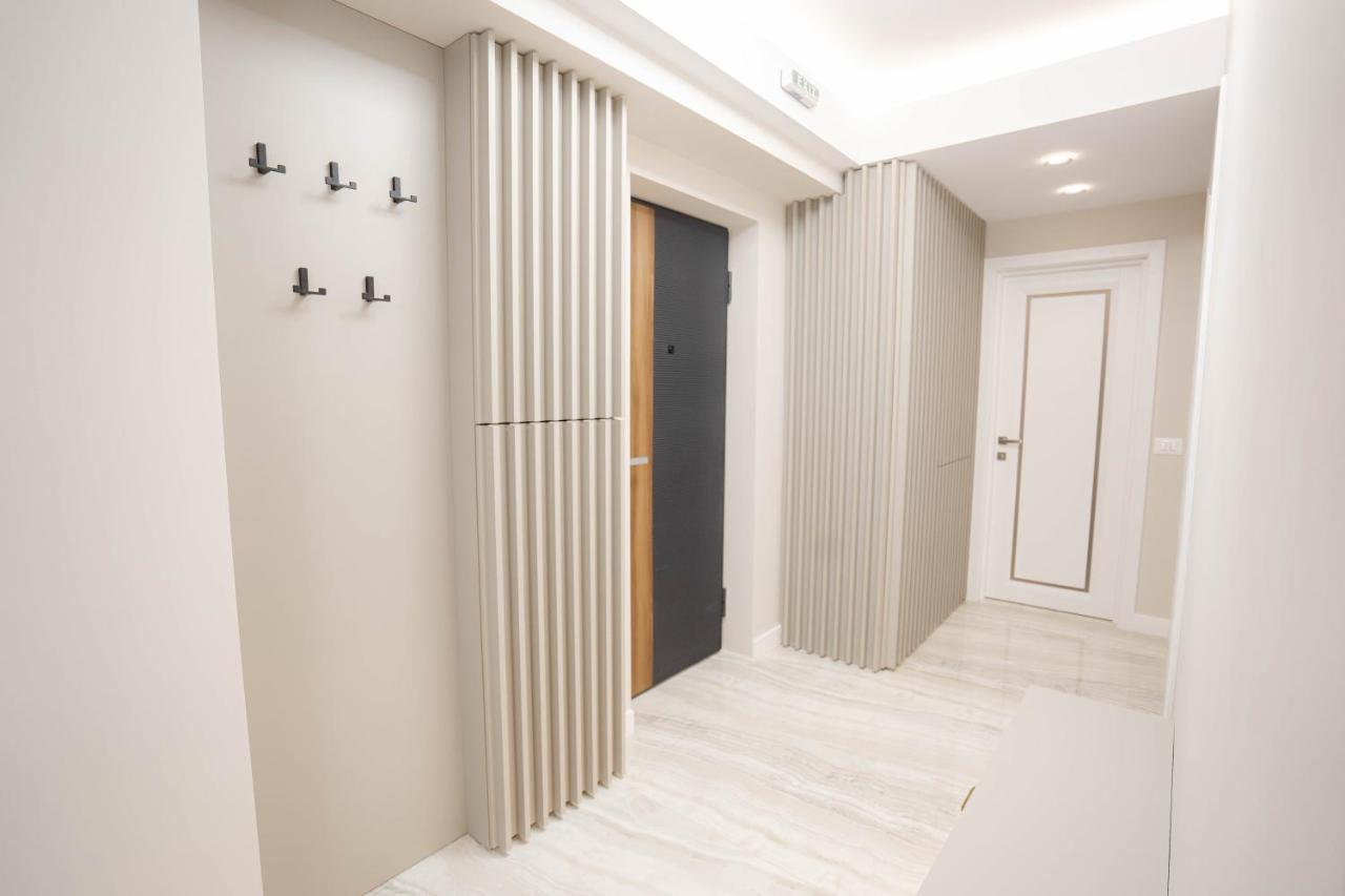 Deluxe Aparthotel Marwell Residence Suceava Exterior foto