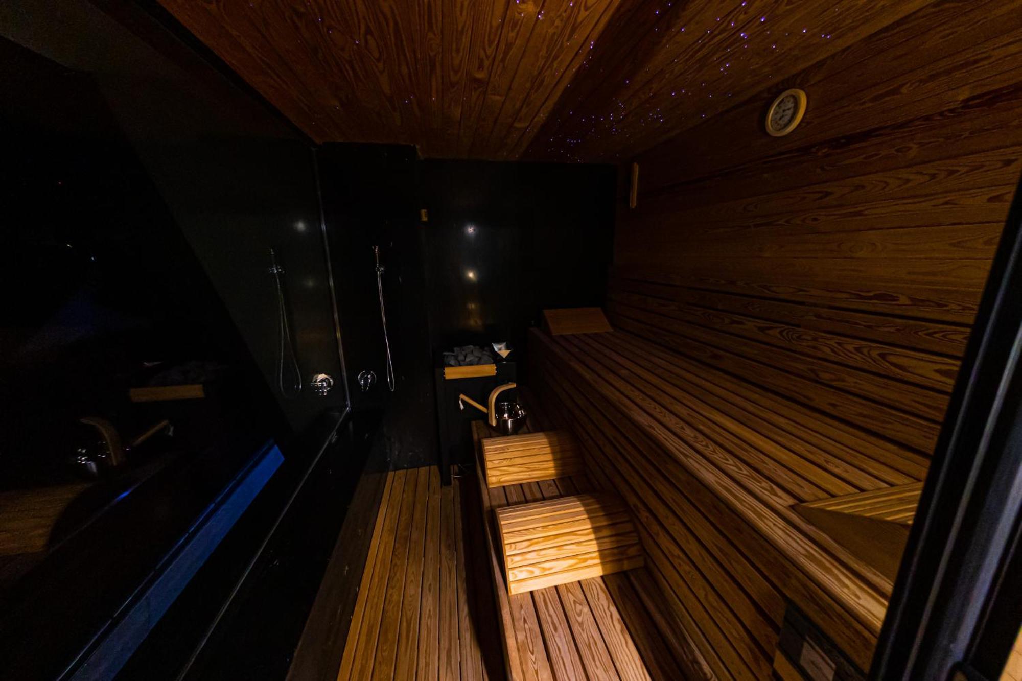 Deluxe Aparthotel Marwell Residence Suceava Quarto foto