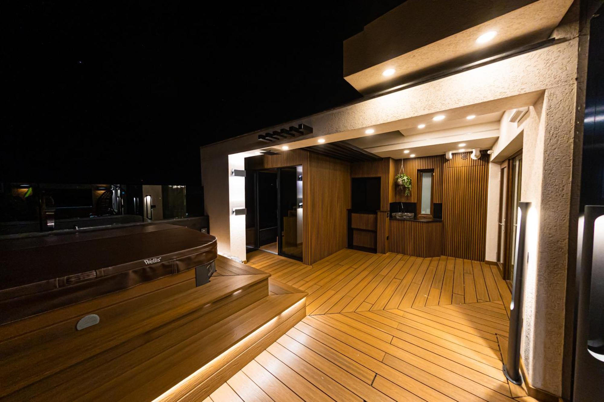 Deluxe Aparthotel Marwell Residence Suceava Quarto foto