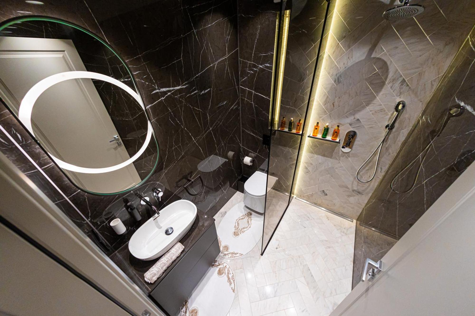 Deluxe Aparthotel Marwell Residence Suceava Quarto foto