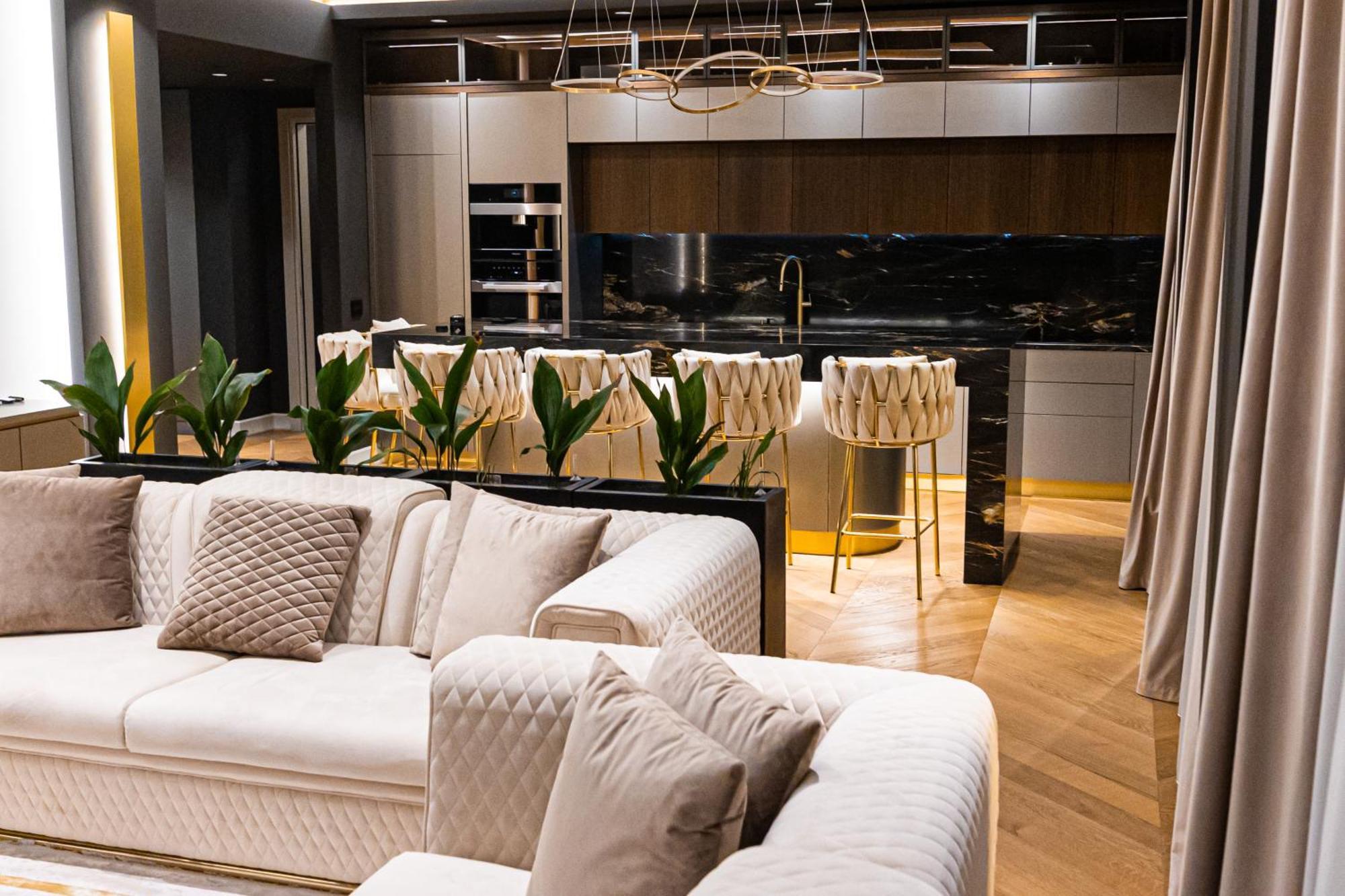 Deluxe Aparthotel Marwell Residence Suceava Exterior foto